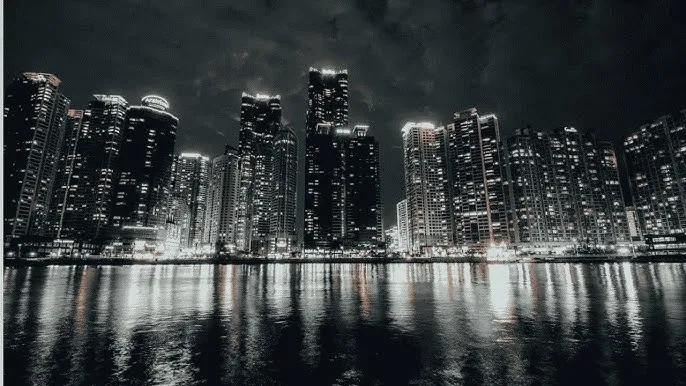 《年轻漂亮的老师6》在线观看 - 城市之光：霓虹背后的人间烟火